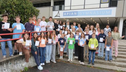 Gratulation zum Erhalt der Urkunden für das bestandene Leistungsschreiben!      Foto: Heike Bergmann