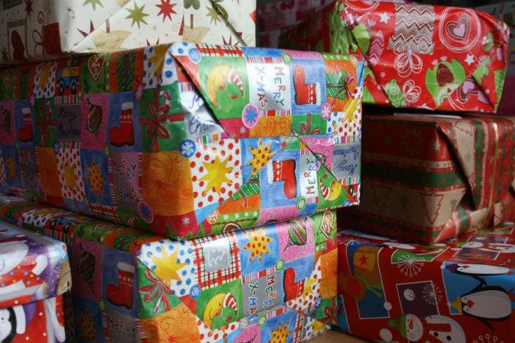 Weihnachtspäckchen für Kinder in Not