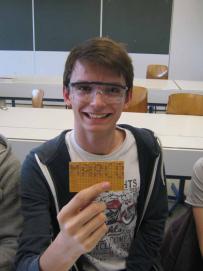 Der Name auf dem Streifenraster