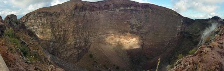 Der Krater des Vesuv