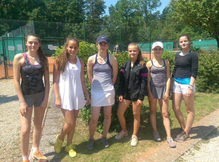  Mädchen der Wettkampfklasse II 