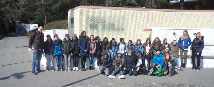 Vor dem olympischen Museum in Lausanne 