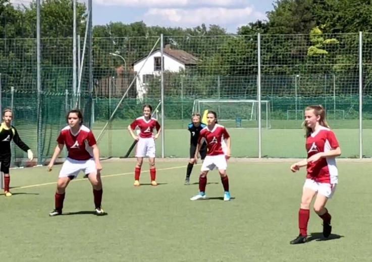 Apianerinnen in Aktion im Spiel gegen Eichstätt: (von links nach rechts):  Blößl Annika, Kopp Susanne, Selmani Enesa, Haberer Maria