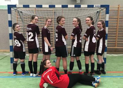 (von links nach rechts): Scholz, Marina, Schröter, Sofie; Redemann, Anna;  Bernhardt, Emilie; Eberl, Julia; Trux, Lena; Riedmeyr, Antonia;  Lena, Trux; Alissa Sandau (liegend)