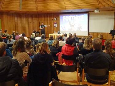 Zwischen Digital Natives und Digital Newbies