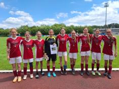 Unser Apian-Mädels-Team (von links nach rechts) Leni Krammer, Johanna Puppele, Frida Glöckl, Luisa Hoffmann, Franziska Weidendorfer, Karolina Schneider, Elena Cirja, Lisa Geisler, Maria Glonegger