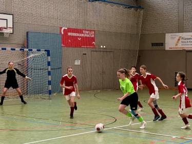 Apiankickerinnen belegen den 3. Platz beim Futsal-Turnier 