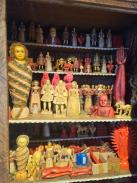 Auswahl an Wachsfiguren (Votive) im Hause Hipp