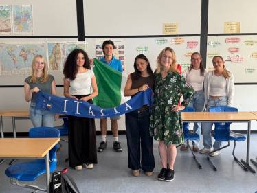 Kooperation mit der KU Eichstätt-Ingolstadt - Studentin aus Mailand zu Gast am Apian-Gymnasium