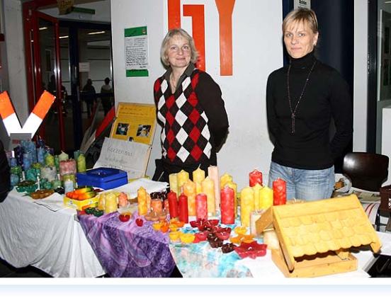Kerzenverkauf am Weihnachtsbazar