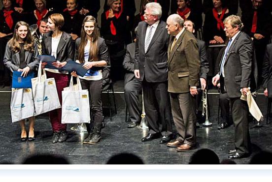 Sonderpreis für lateinische Strophe der Bayernhymne